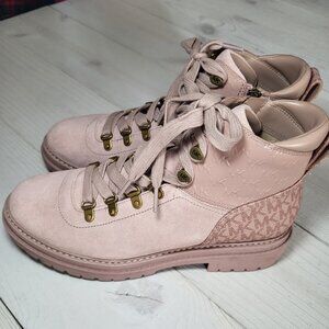 Micheal Kors Women's Leather Hiking Style Logo Ankle Boot Preppy Cabincore.